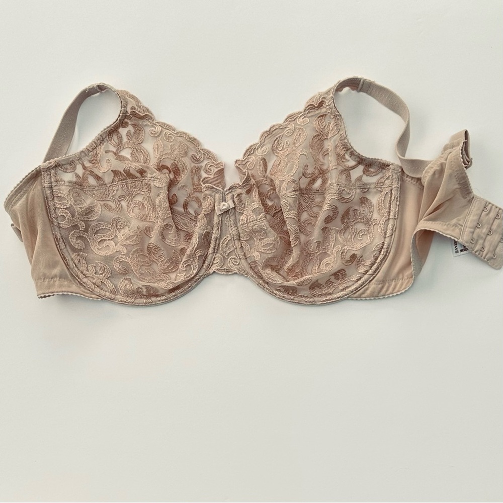 Tan Lace Underwire Bra with Adjustable Straps